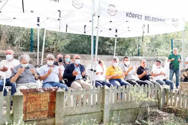 Prof. Dr. Ahmet Haluk Dursun, Kocaeli'deki mezarı başında dualarla anıldı