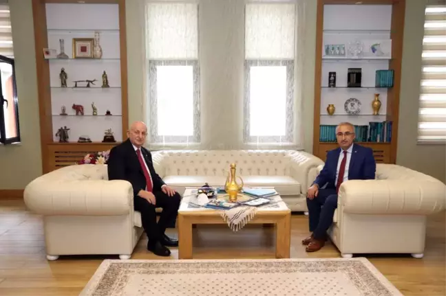 TBMM 27. Başkanı İsmail Kahraman Üniversitemizi Ziyaret Etti