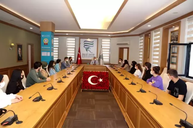 Rektörümüz Staj Seferbirliği Kapsamında Stajını Tamamlayan Öğrencilerle Bir Araya Geldi