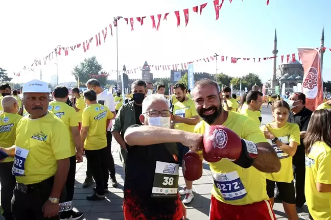 Başkan Büyükkılıç sağlıklı yaşam için bin bisiklet hediye etti