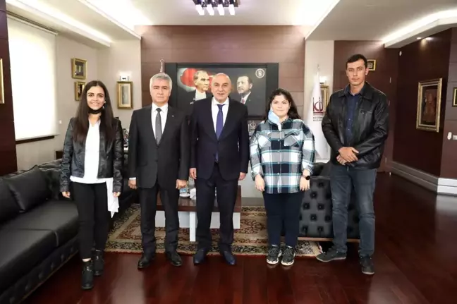 Başkan Altınok söz verdi, yeni mezun 3 genç işe başladı