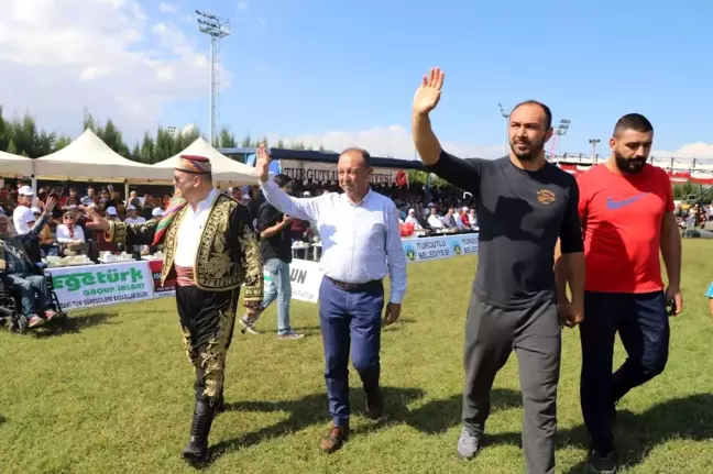 Türkiye'nin ünlü başpehlivanları Turgutlu Er Meydanı'nda güreşecek