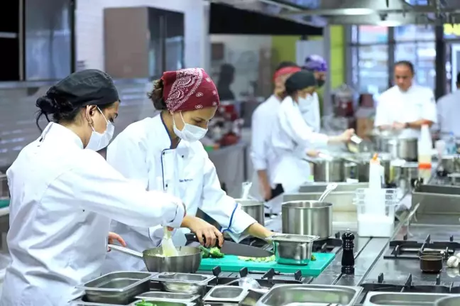 Gıda atıklarını yeniden kullanarak yemek yaptılar
