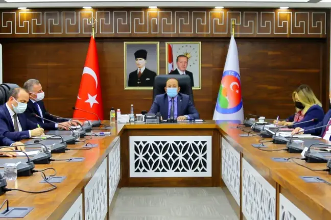 VALİ ALİ HAMZA PEHLİVAN BAŞLANLIĞINDA KAMU-ÜNİVERSİTE-SANAYİ İŞ BİRLİĞİ PLANLAMA VE GELİŞTİRME KURULU 2021 YILI 2. DÖNEM TOPLANTISI GERÇEKLEŞTİRİLDİ