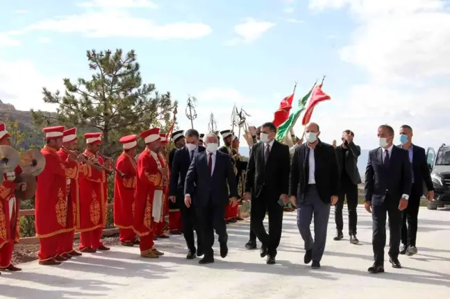 Türkiye'nin oba konseptindeki ilk gençlik kampı açıldı