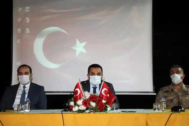 Vali/Belediye Başkan Vekili Sayın Türker Öksüz Merkez Köy Muhtarlarıyla Bir Araya Geldi