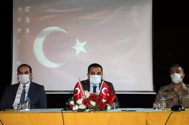 Vali/Belediye Başkan Vekili Sayın Türker Öksüz Merkez Köy Muhtarlarıyla Bir Araya Geldi