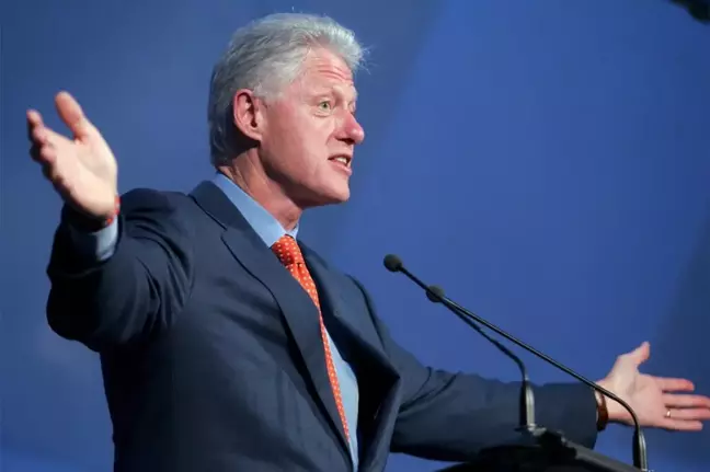 Eski ABD Başkanı Clinton 5 günün ardından hastaneden taburcu edildi