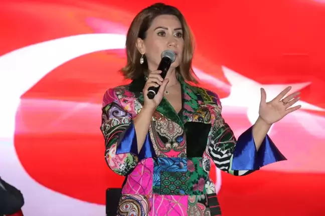 Azerbaycanlı sanatçı Azerin, Şanlıurfalılarla buluştu