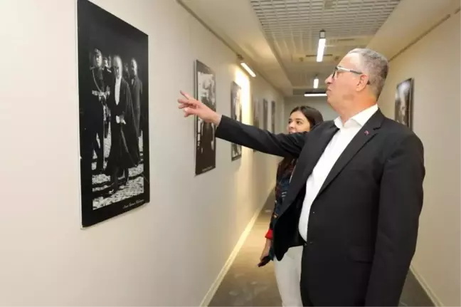 Atatürk?ün fotoğrafları Gaziemir?de