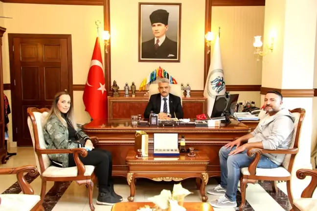 Sayın Valimiz, Makamında Misafirlerini Kabul Etti (08.11.2021)