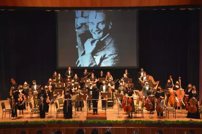 Anadolu Üniversitesi Gençlik Senfoni Orkestrası Atatürk'ü andı