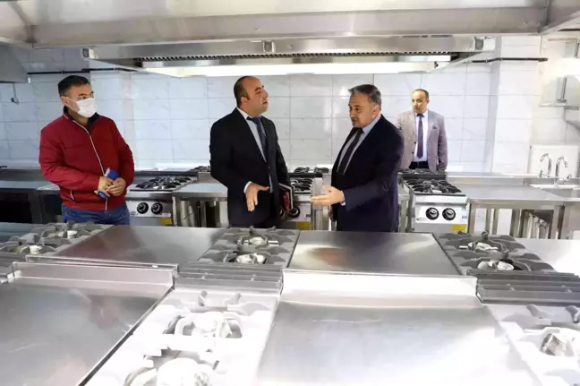 Başkan Mehmet Cabbar'dan Aşçılık Okulu'na ziyaret