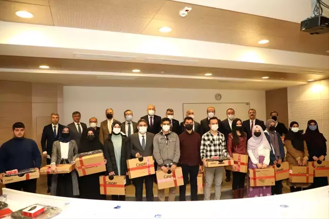 Rektör Kutluhan İlahiyat Fakültesi Öğrencileri için Düzenlenen Törene Katıldı