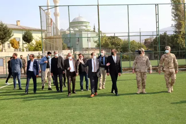 VALİ ALİ HAMZA PEHLİVAN, KUMÇATI BELDEMİZDE BULUNAN SPOR TESİSLERİNDE İNCELEMELERDE BULUNDU