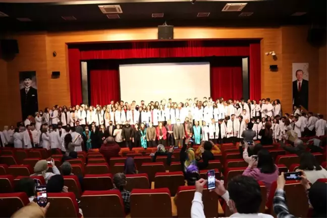 Diş Hekimliği Fakültesi Öğrencileri Önlüklerini Giydi