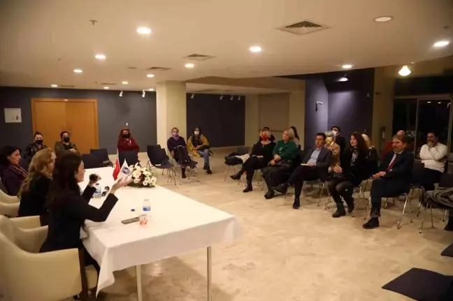 Bodrum'da 'Şiddetsiz Bir Dünya' paneli düzenlendi