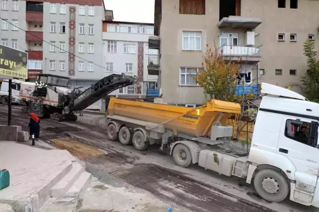 Dilovası'nda asfalt çalışmaları devam ediyor