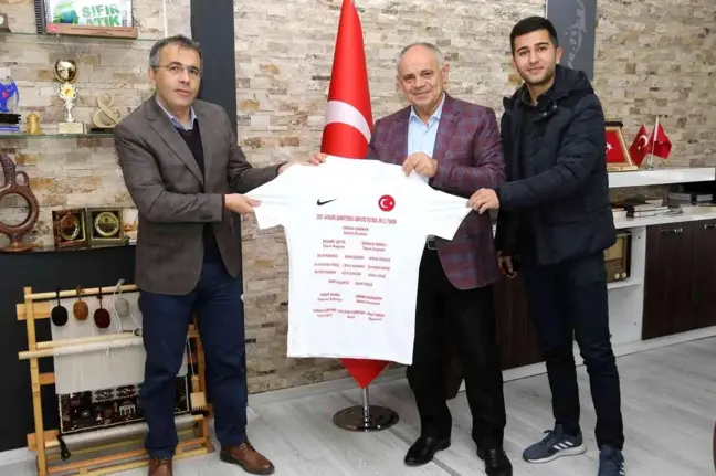 Türkiye Ampute Futbol Milli Takımı'ndan Yahyalı'ya anlamlı hediye
