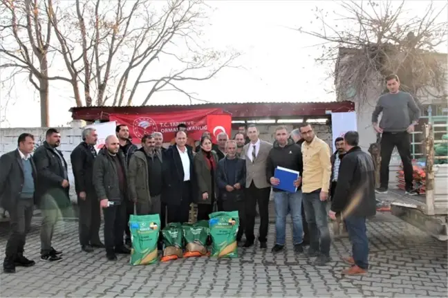 Iğdır'da mera ıslahından dolayı çiftçilere yem tohumu desteği