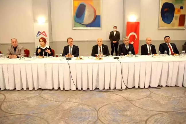 Seçer: