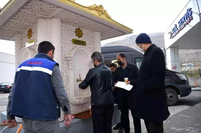 İkram Çeşmesi'nden sıcak çorba ikramı