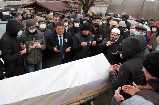 Özdemir'in cenazesi gözyaşları arasında toprağa verildi