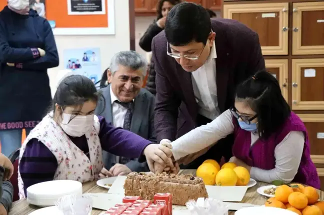Başkan Özcan özel öğrencilerle Yerli Malı Haftası'nı kutladı