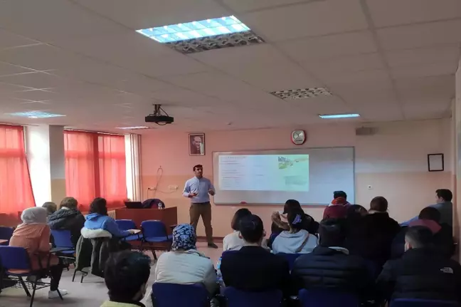 Honaz MYO'da İş Arama Becerileri Eğitimi Verildi