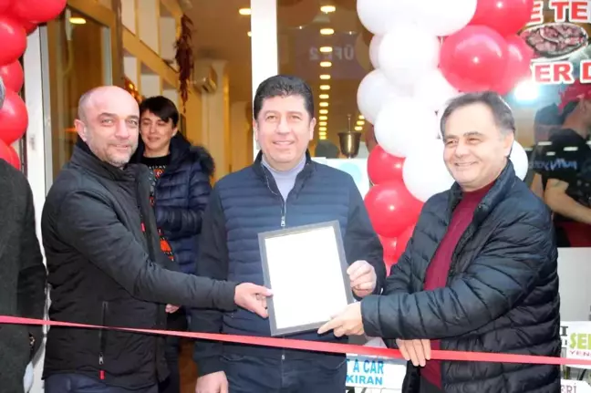 Milletvekili Tüzün ve Başkan Şahin'den iş yeri açılışı