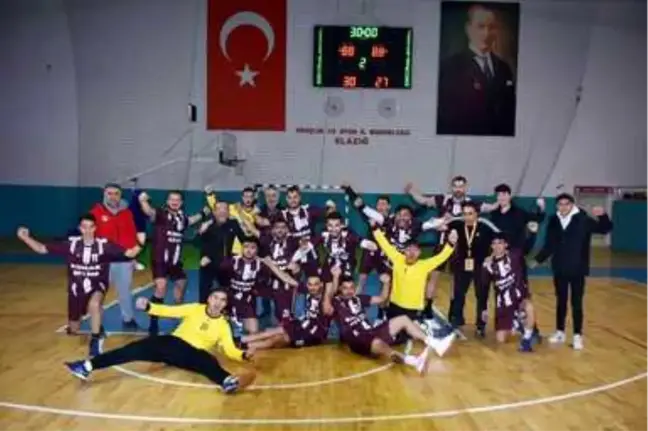 Hentbol 2. Ligi: Elazığ Gençlikspor: 30 Van Erek Beş Yıldızspor: 27
