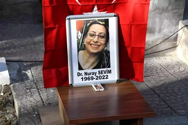 Aksaray'da korona virüse yenik düşen doktor çifte veda töreni