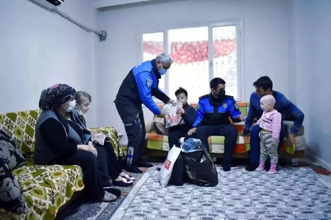 Mersin polisinden Elif ve Hafize'ye anlamlı ziyaret