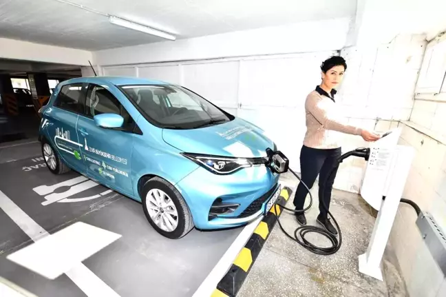 İzmir'de elektrikli araçlar için şarj istasyonu sayısı artıyor