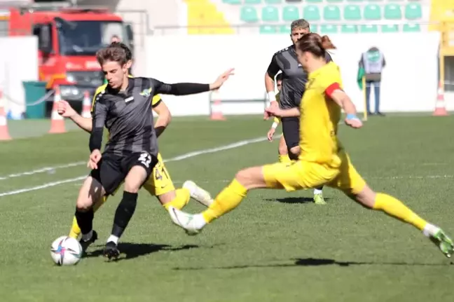 TFF 2. Lig: Akhisarspor: 1 Tarsus İdman Yurdu: 2