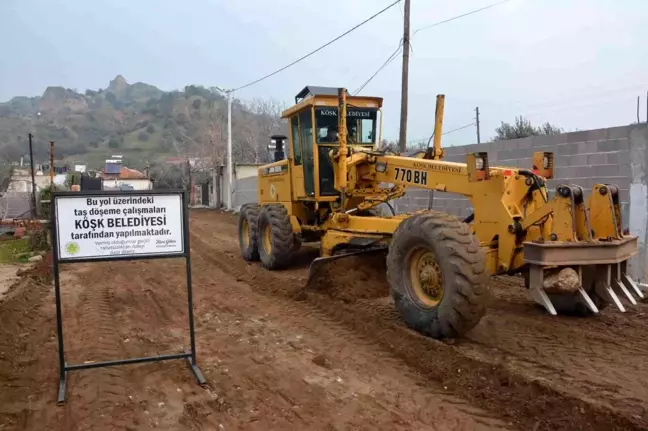 Köşk'te yol tesviye çalışmaları devam ediyor