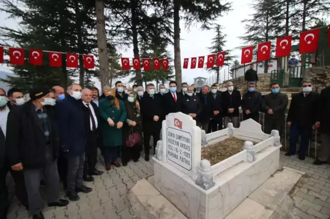 Şampiyon güreşçi Hüseyin Akbaş, Tokat'taki mezarı başında anıldı