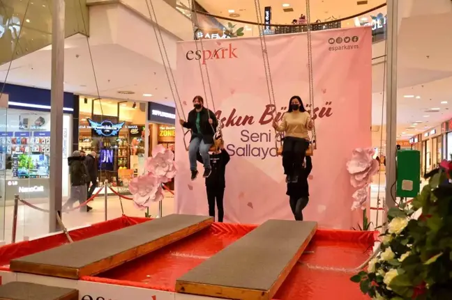 Şelale salıncağı Espark'ta
