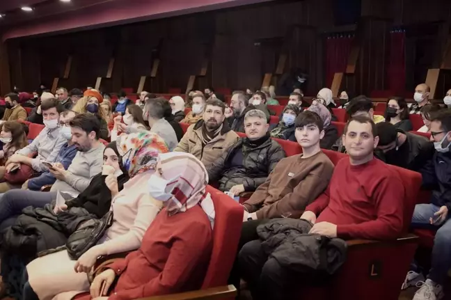 Gürsu Belediyesi, Gürsulular'ı tiyatroyla buluşturmayı sürdürüyor