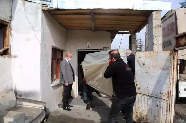 Başkan Akman'dan evi yanan vatandaşlara 'geçmiş olsun' ziyareti