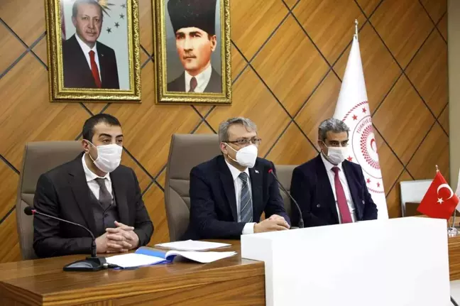 Bingöl Valisi Ekinci köy sakinlerinin taleplerini dinledi