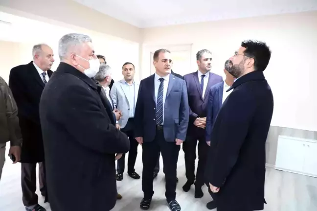 Vali Akbıyık, taziye evini ziyaret etti