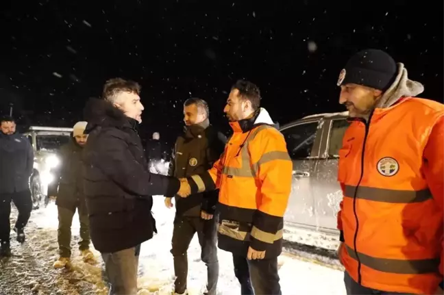 Şile Belediyesi'nden karla tam kadro mücadele