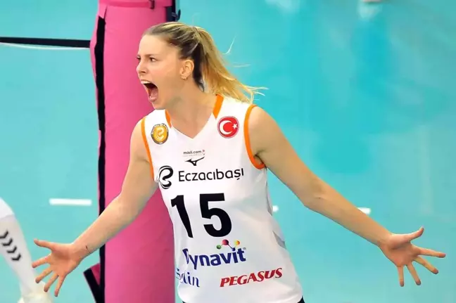 CEV Kupası: Eczacıbaşı Dynavit: 3 - Allianz MTV Stuttgart: 1
