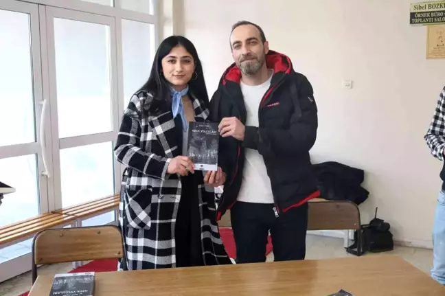 EğitimciYazar Murat Yıldız imza günü düzenledi