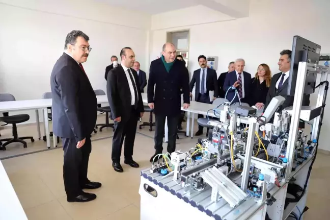 Bakan Yardımcısı Kacır, Eskişehir Model Fabrika'yı ziyaret etti