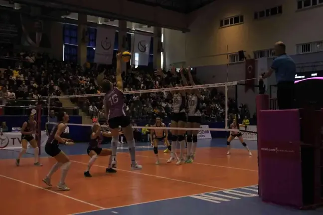 Sultanlar Ligi: Aydın Büyükşehir Belediyespor: 0 Vakıfbank: 3