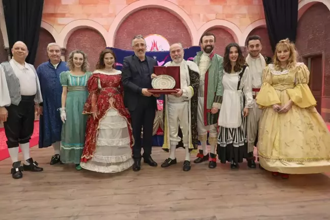 'Kibarlık Budalası' adlı tiyatro oyunu Nevşehir'de sahnelendi