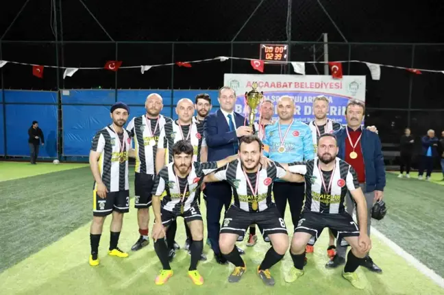 Akçaabat'ta kurumlar arası futbol turnuvası sona erdi