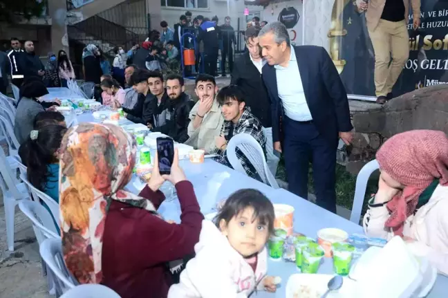 Başkan Yıldızkaya Gönül Sofrası'nda vatandaşlarla ve üniversite öğrencileriyle buluştu